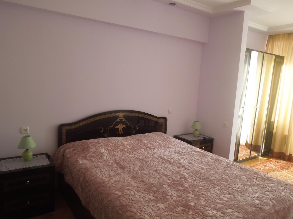 Nellie'S Apartment Batumi Eksteriør billede